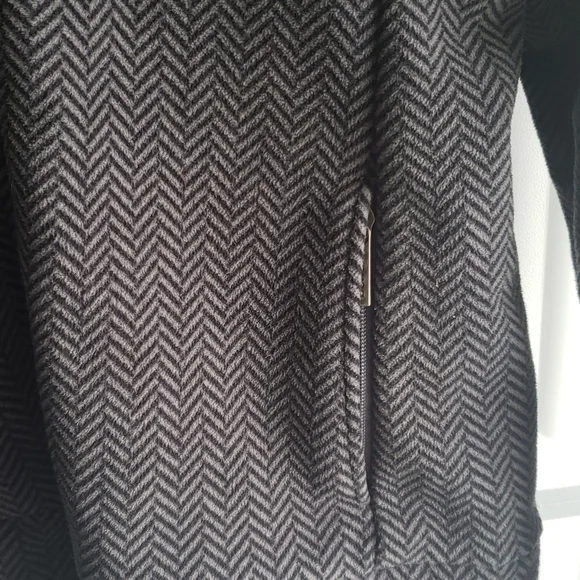 Bench Fleece Jacket - Picture 3 of 9